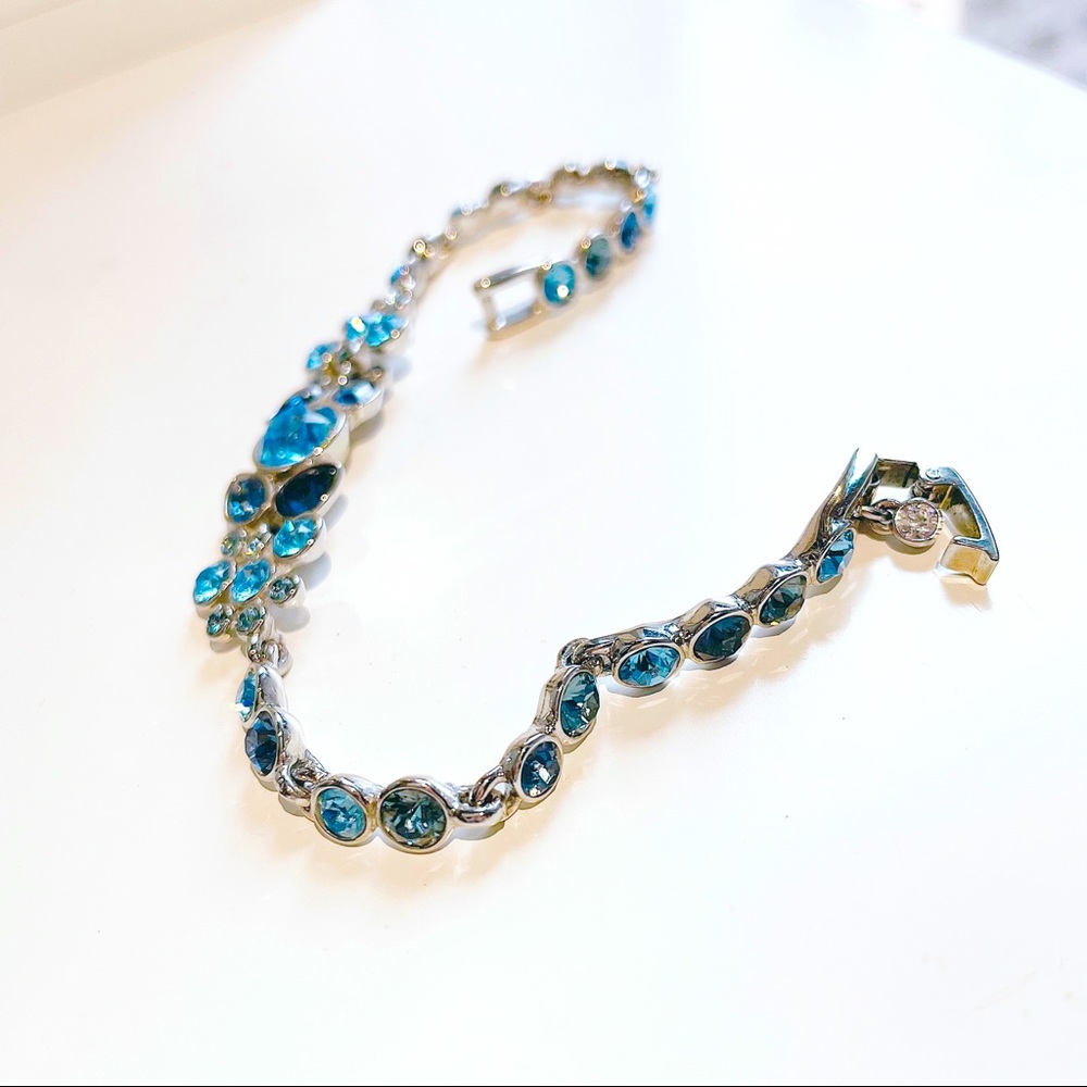 Item sold ❌ Givenchy crystal flex Bracelet in ocean blue